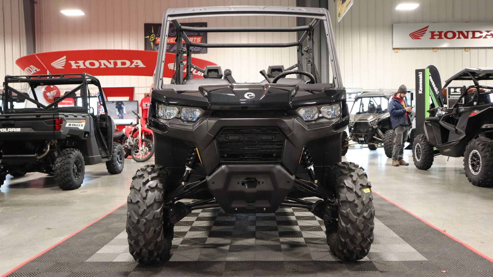 2023 Can-Am Defender MAX DPS HD10 in Ames, Iowa - Photo 5