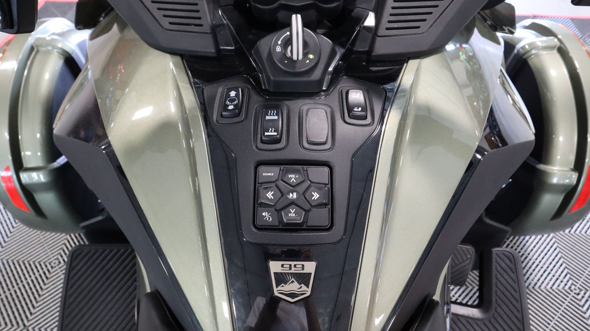 2021 Can-Am Spyder RT Sea-to-Sky in Ames, Iowa - Photo 12