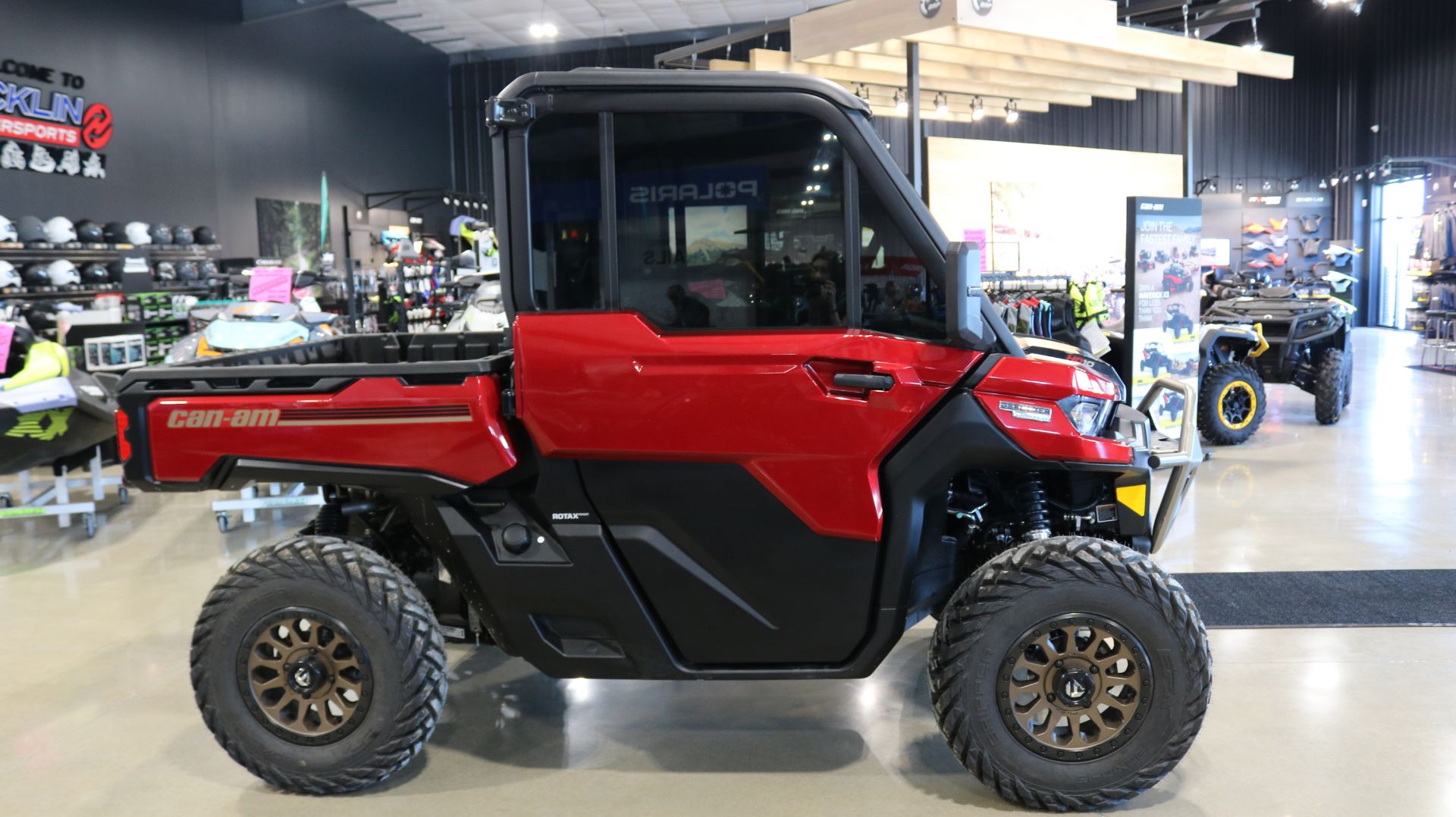 2024 Can-Am Defender Limited in Ames, Iowa - Photo 1