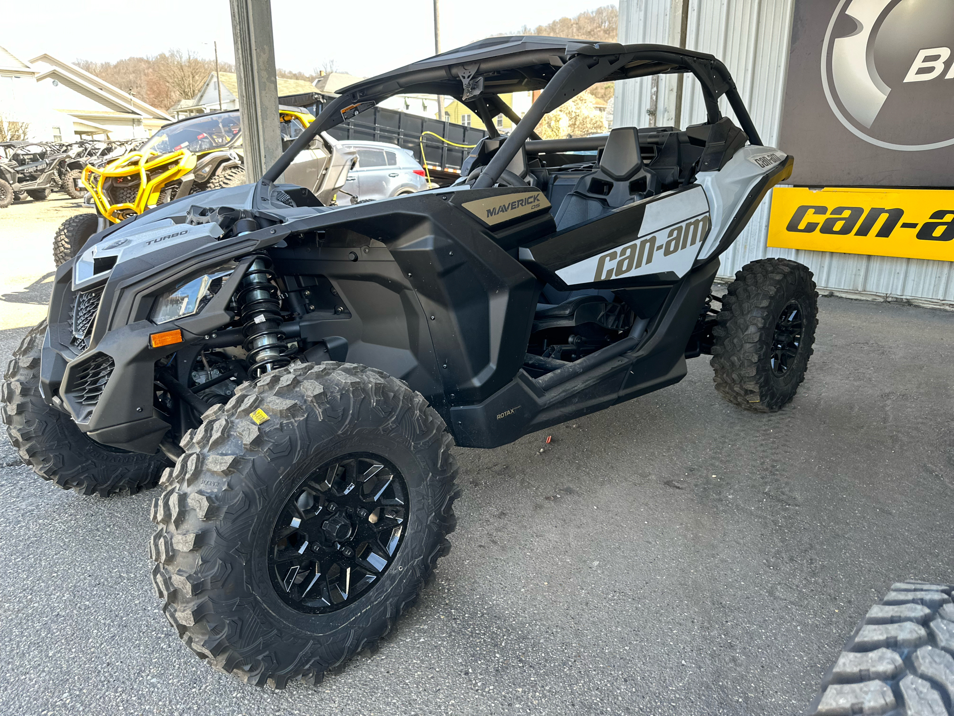2023 Can-Am Maverick X3 DS Turbo 64 in New Martinsville, West Virginia - Photo 2