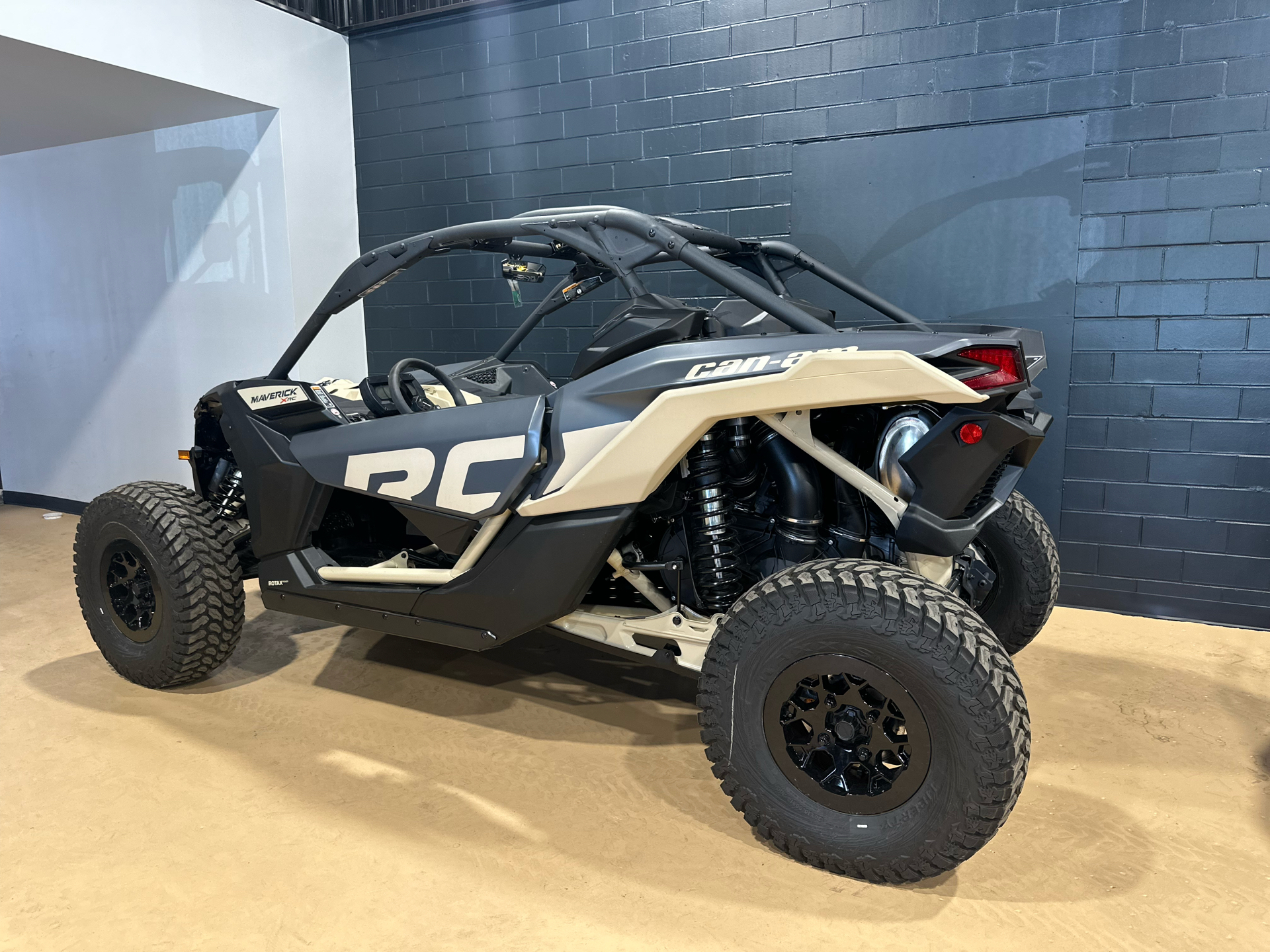 2023 Can-Am Maverick X3 X RC Turbo RR 64 in New Martinsville, West Virginia - Photo 3