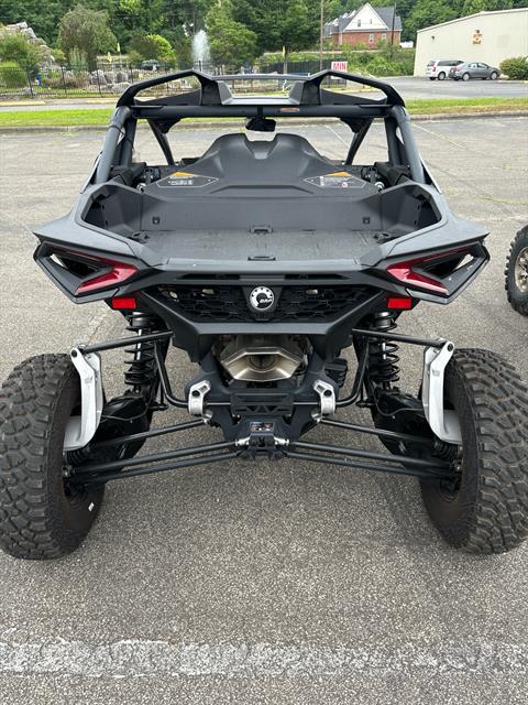 2024 Can-Am Maverick R X RS in Barboursville, West Virginia - Photo 6
