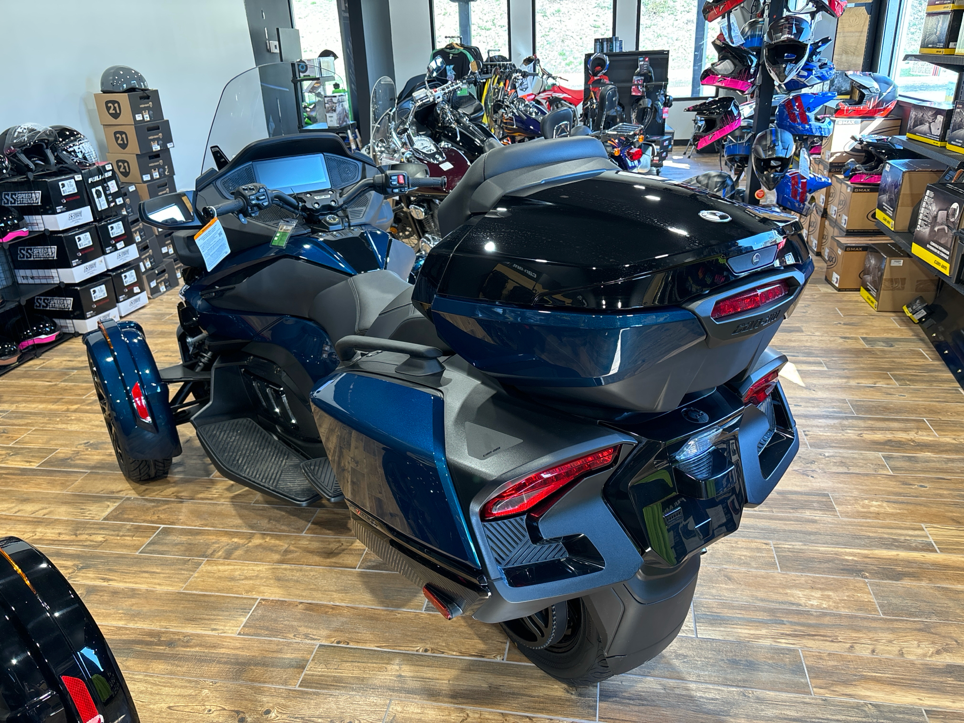 2024 Can-Am Spyder RT Limited in Barboursville, West Virginia - Photo 2