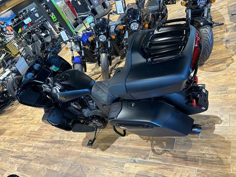 2024 Indian Motorcycle Pursuit® Dark Horse® with PowerBand Audio Package in Barboursville, West Virginia - Photo 5