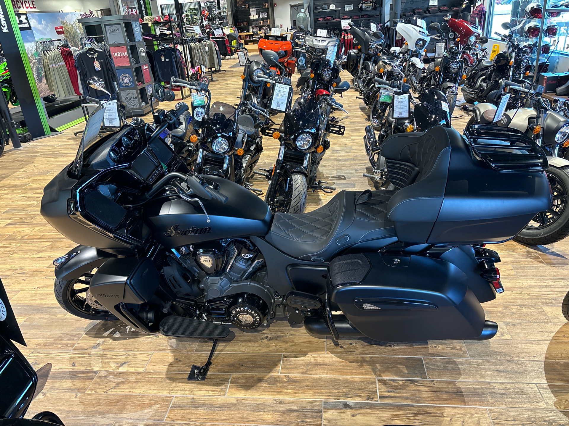 2024 Indian Motorcycle Pursuit® Dark Horse® with PowerBand Audio Package in Barboursville, West Virginia - Photo 6