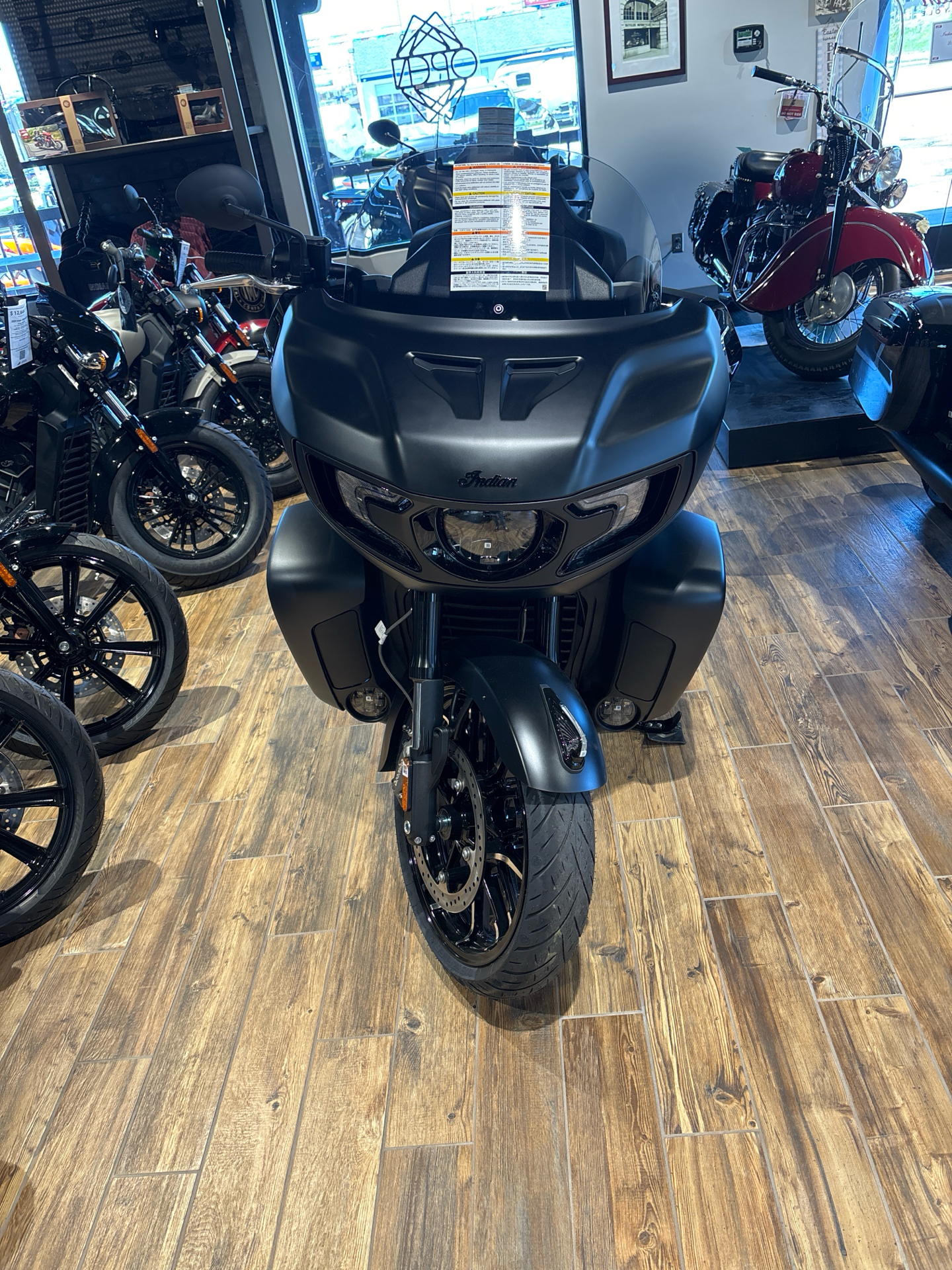 2024 Indian Motorcycle Pursuit® Dark Horse® with PowerBand Audio Package in Barboursville, West Virginia - Photo 8