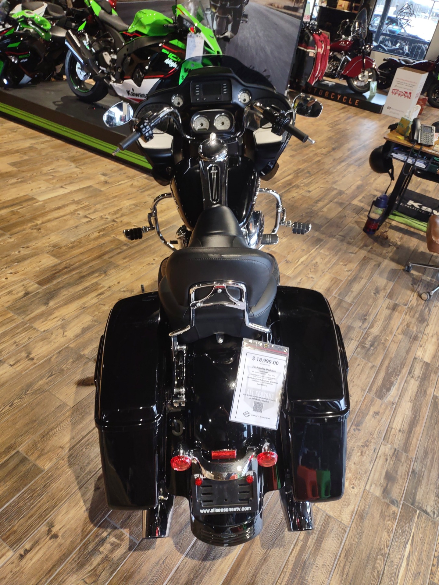 2019 Harley-Davidson Road Glide® in Barboursville, West Virginia - Photo 4