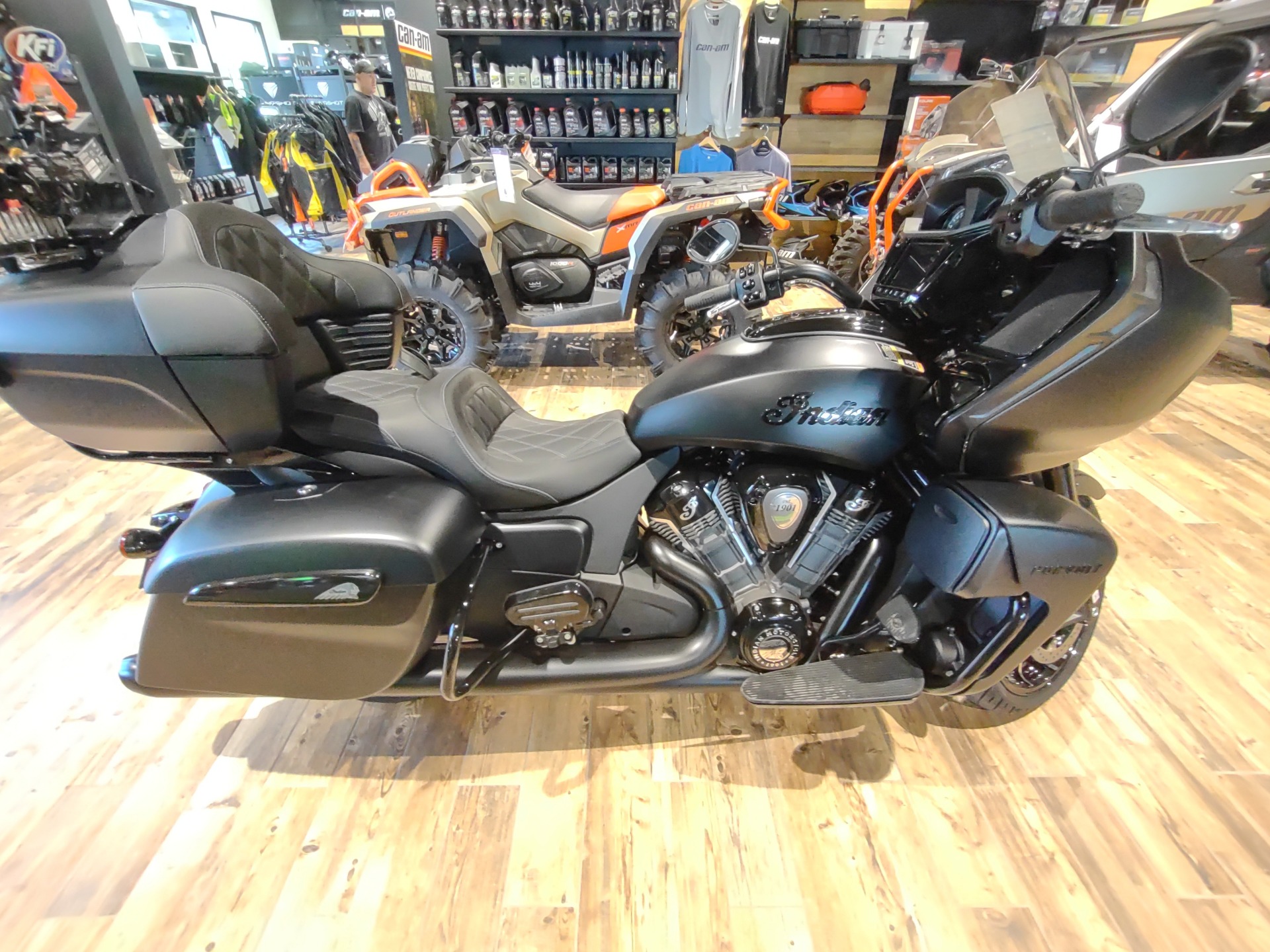 2023 Indian Motorcycle Pursuit® Dark Horse® with Premium Package in Barboursville, West Virginia - Photo 2