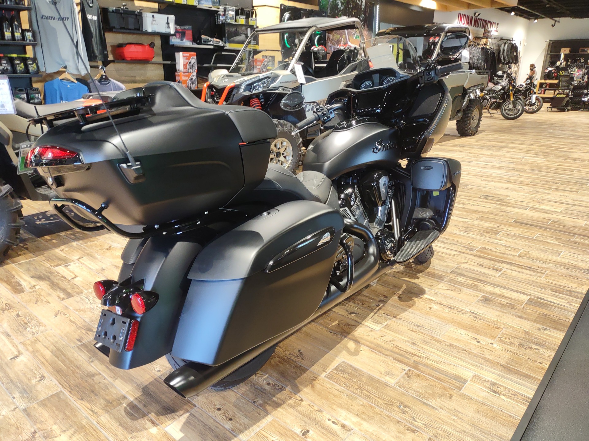 2023 Indian Motorcycle Pursuit® Dark Horse® with Premium Package in Barboursville, West Virginia - Photo 3