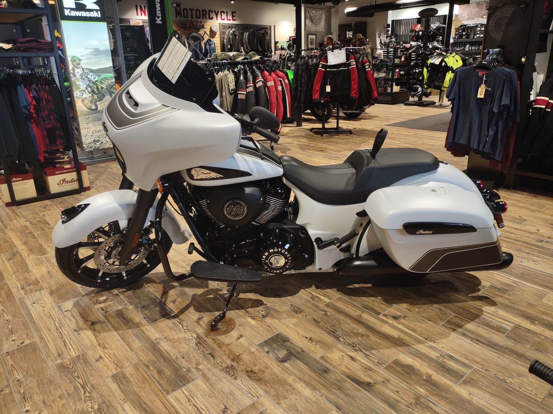 2024 Indian Motorcycle Chieftain® Dark Horse® in Barboursville, West Virginia - Photo 5