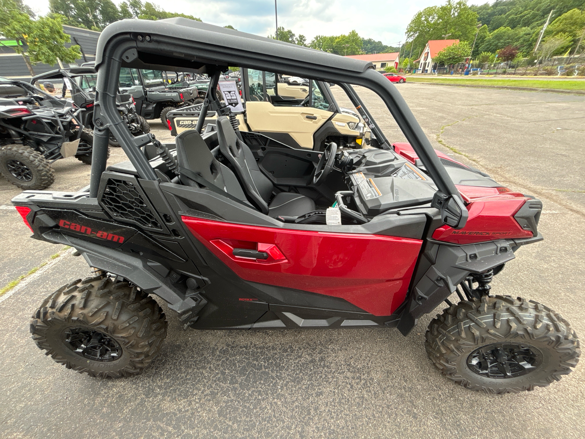 2024 Can-Am Maverick Sport DPS in Barboursville, West Virginia - Photo 4