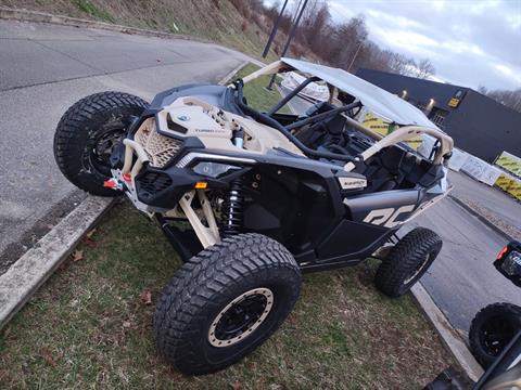 2023 Can-Am Maverick X3 X RC Turbo RR 72 in Barboursville, West Virginia - Photo 2