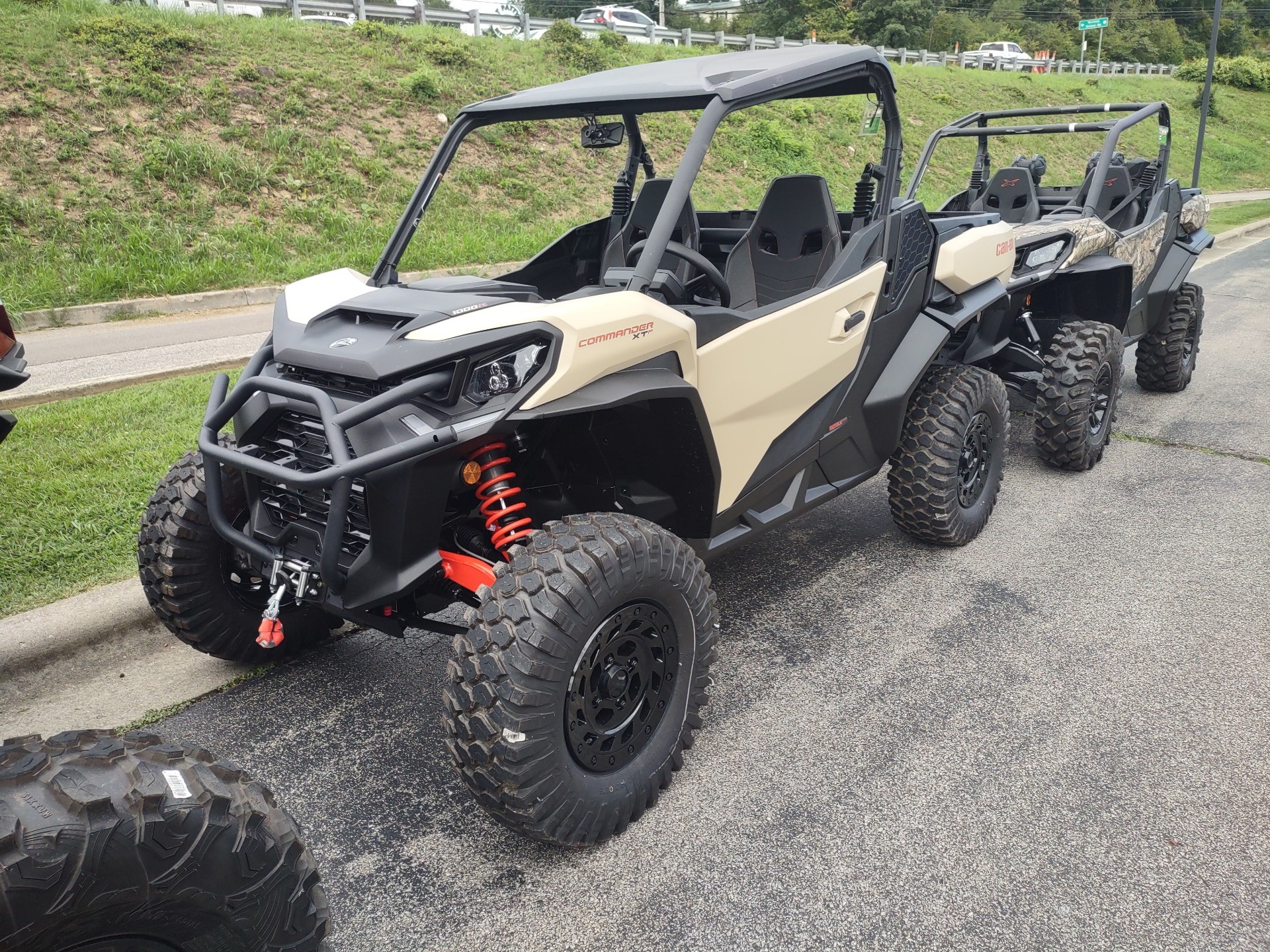 2023 Can-Am Commander XT-P 1000R in Barboursville, West Virginia - Photo 1