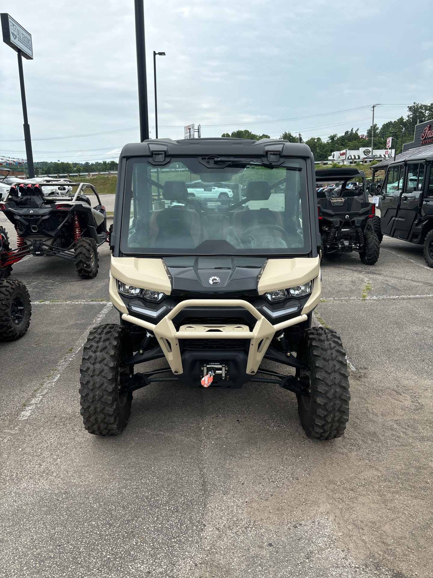2024 Can-Am Defender Limited in Barboursville, West Virginia - Photo 3