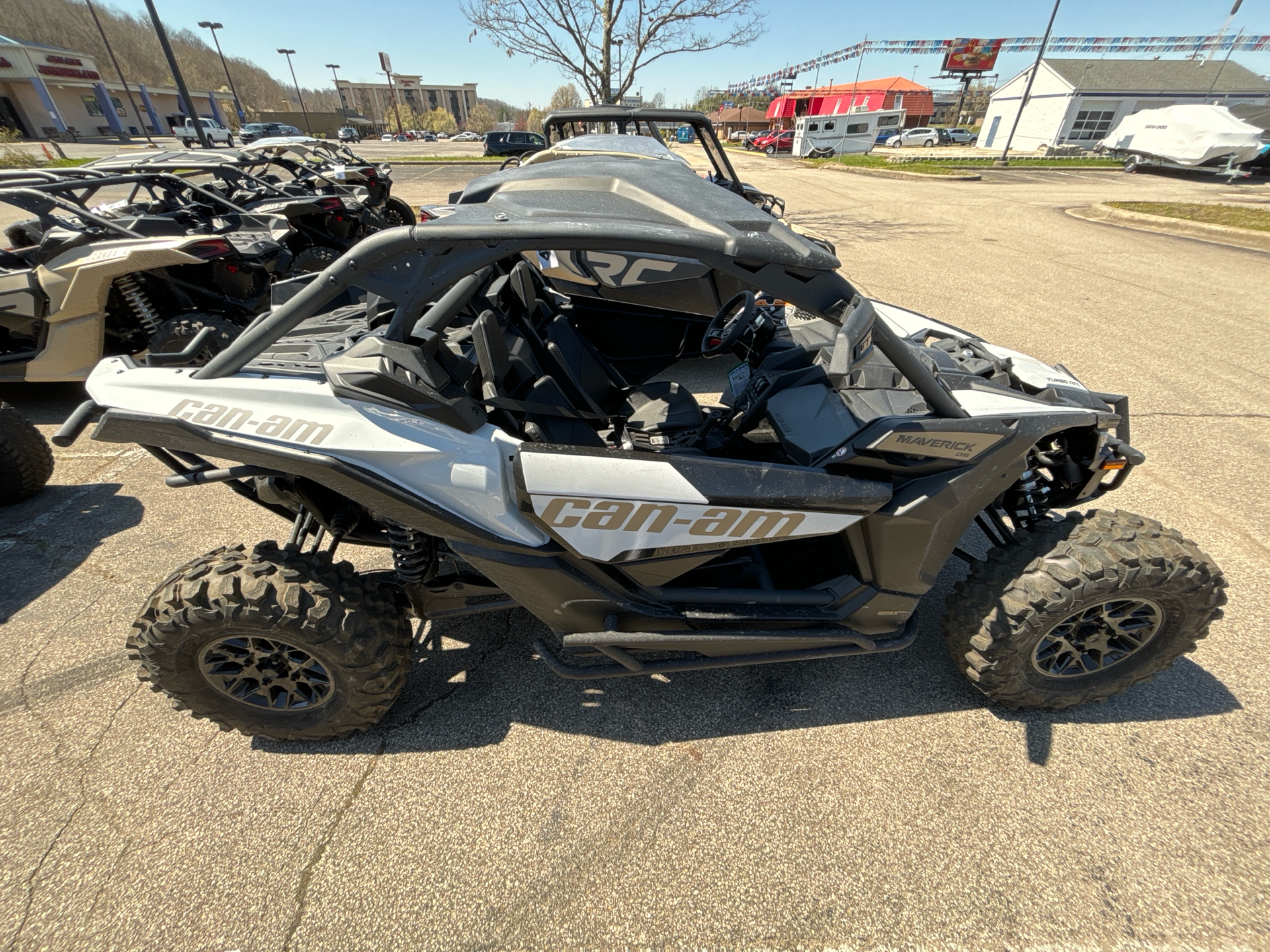 2024 Can-Am Maverick X3 DS Turbo RR in Barboursville, West Virginia - Photo 6