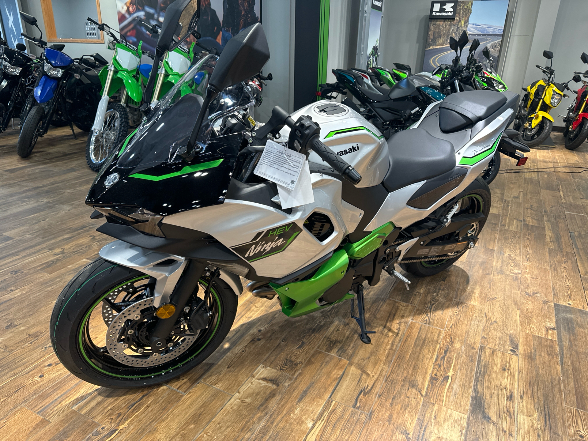 2024 Kawasaki Ninja 7 Hybrid ABS in Mineral Wells, West Virginia - Photo 3