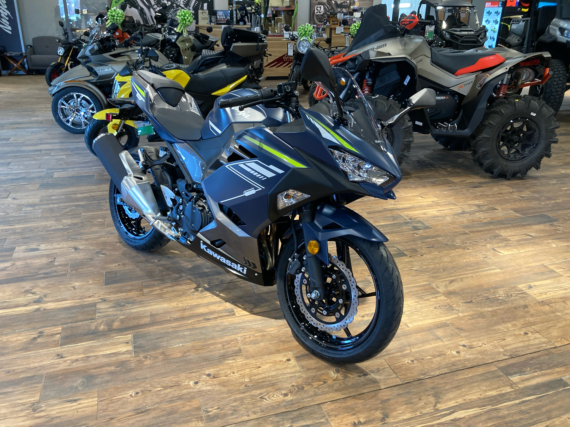 2022 Kawasaki Ninja 400 in Mineral Wells, West Virginia - Photo 1