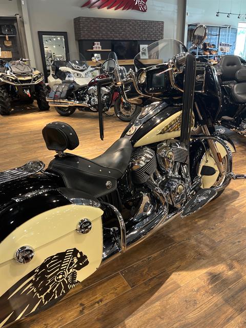 2019 Indian Motorcycle Chieftain® Classic ABS in Mineral Wells, West Virginia - Photo 5