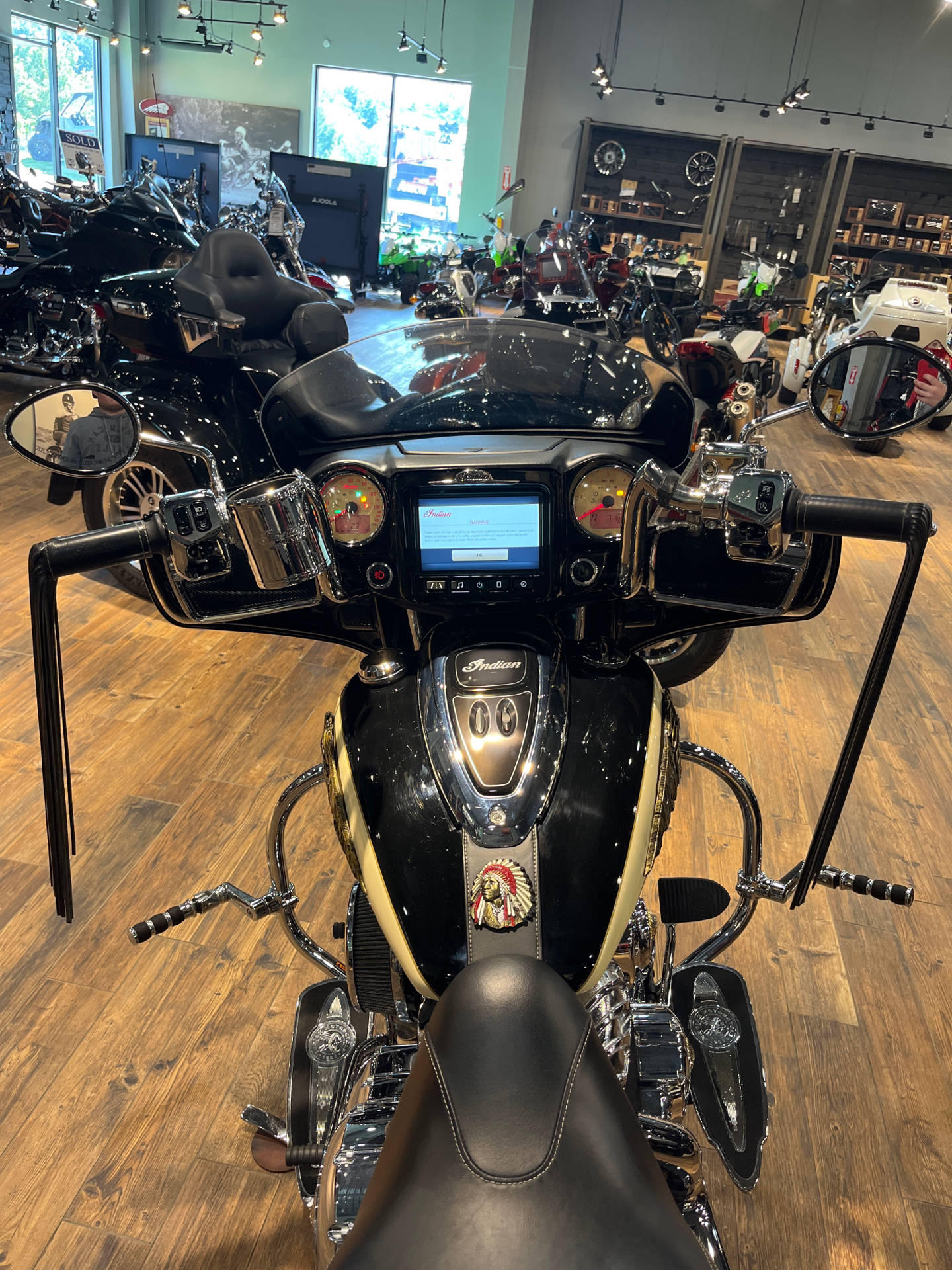 2019 Indian Motorcycle Chieftain® Classic ABS in Mineral Wells, West Virginia - Photo 6
