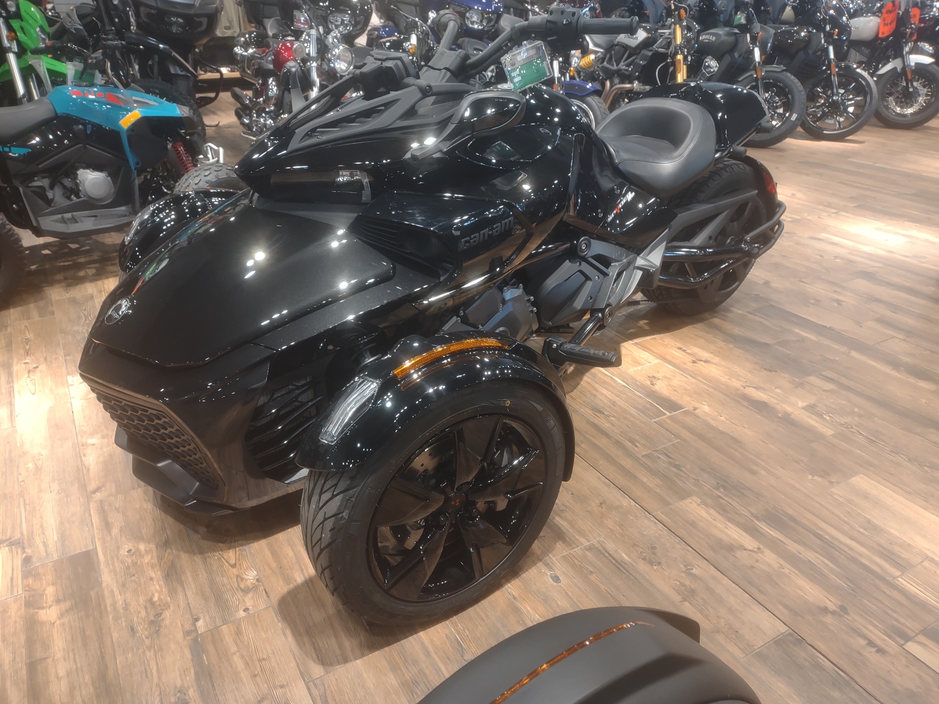 2022 Can-Am Spyder F3 in Mineral Wells, West Virginia - Photo 3
