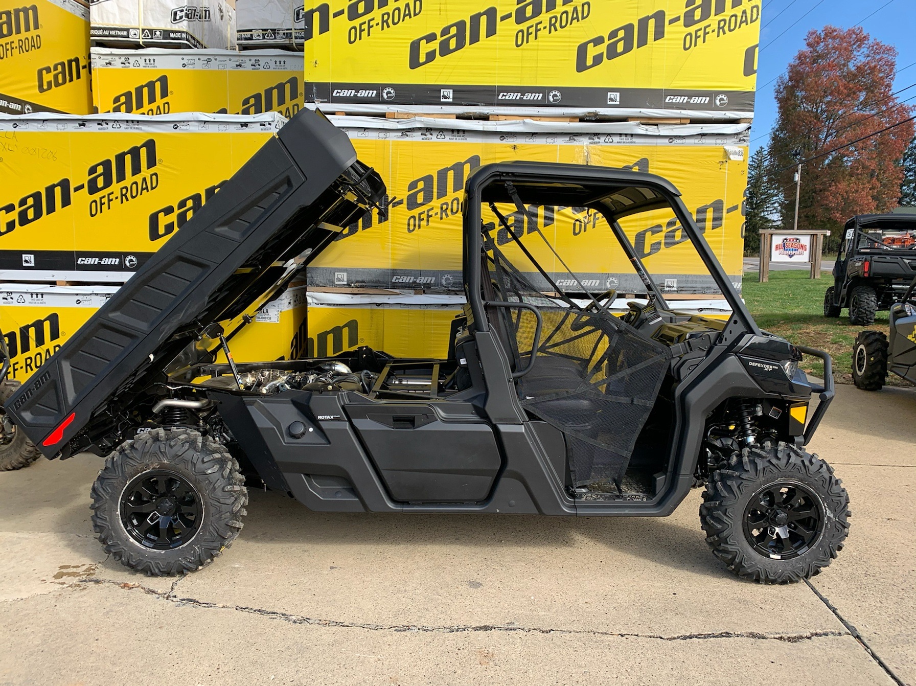 new 2020 can am defender pro xt hd10 timeless black utility vehicles in west virginia 1529 all seasons powersports wv