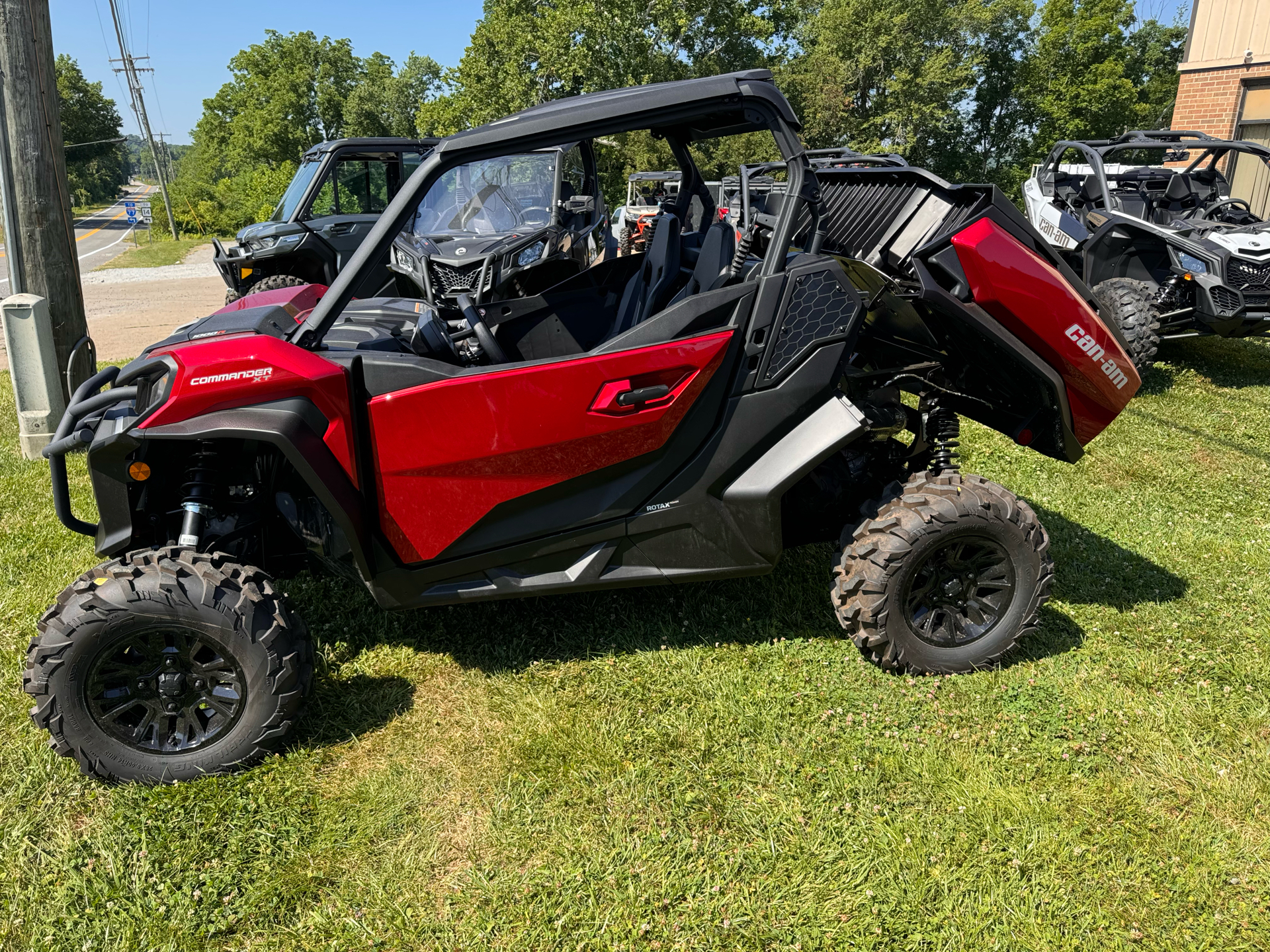 2024 Can-Am Commander XT 1000R in Mineral Wells, West Virginia - Photo 6