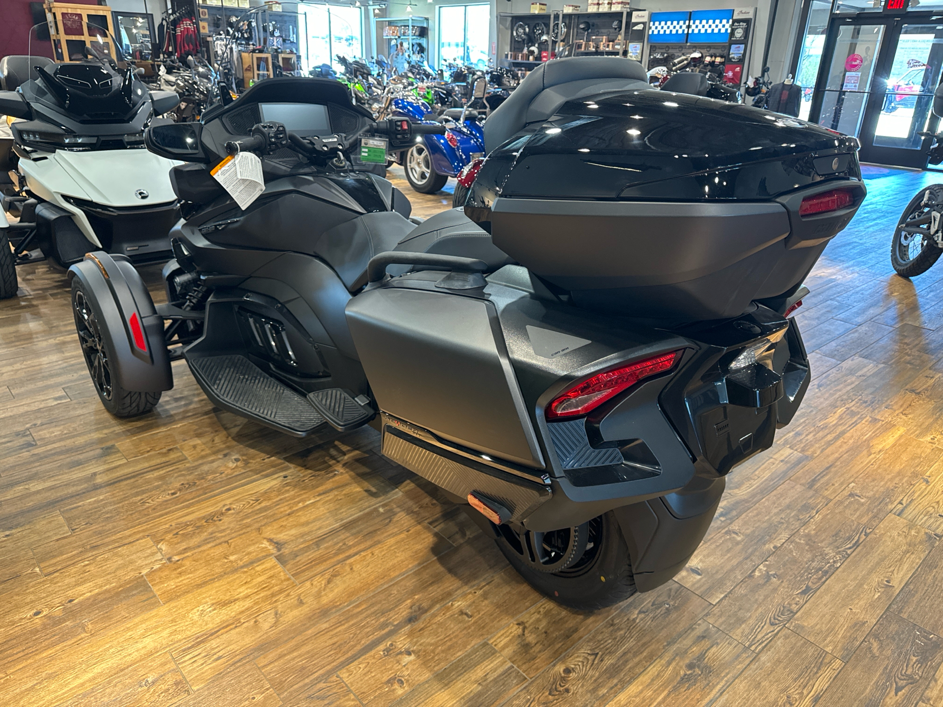 2024 Can-Am Spyder RT Limited in Mineral Wells, West Virginia - Photo 5