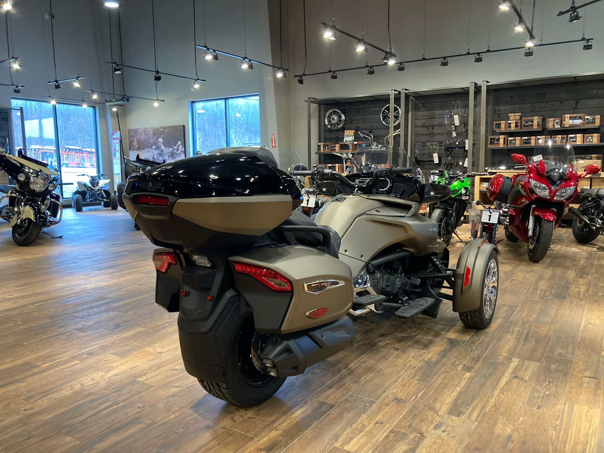 2021 Can-Am Spyder F3 Limited in Mineral Wells, West Virginia - Photo 5