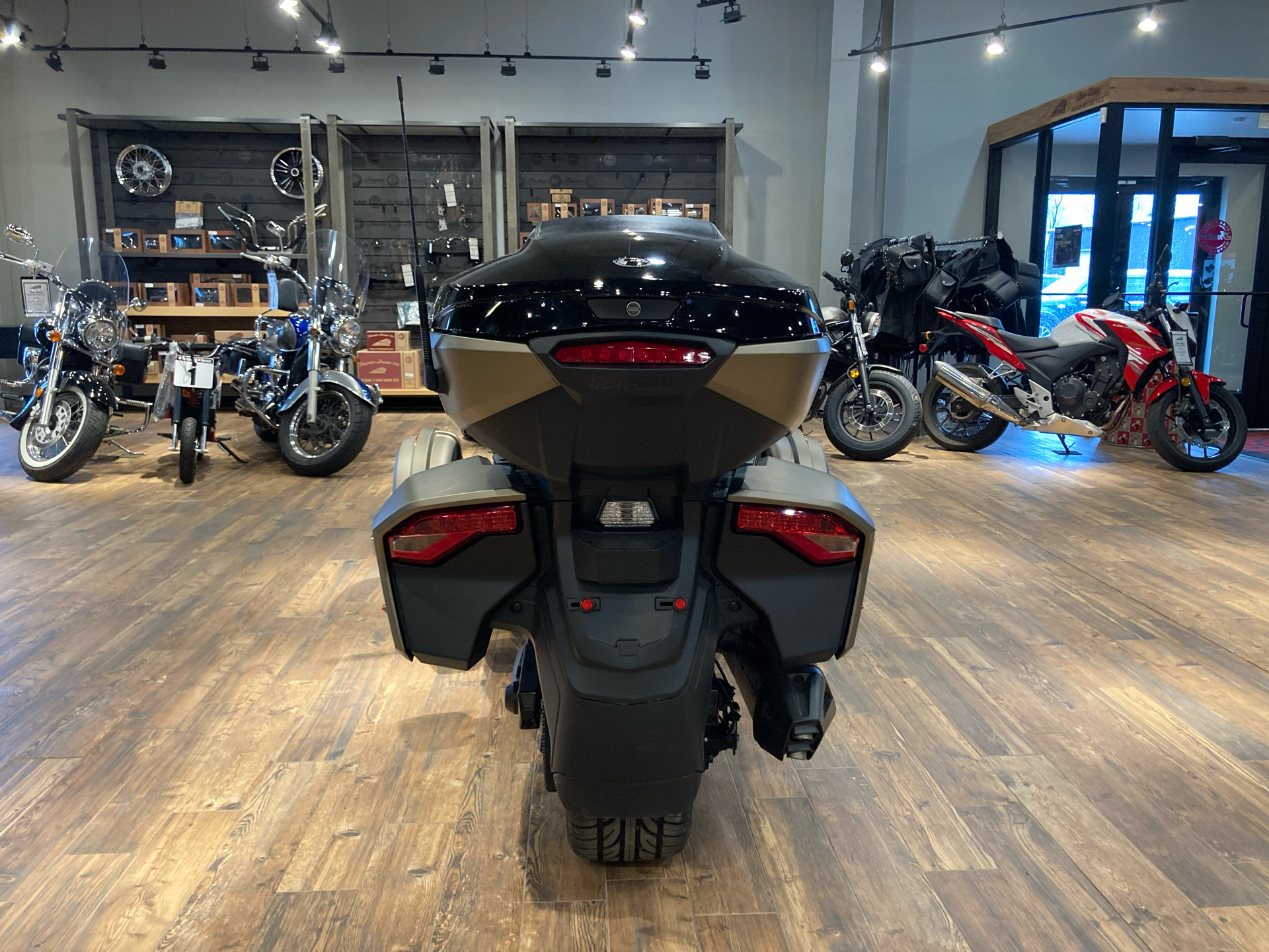 2021 Can-Am Spyder F3 Limited in Mineral Wells, West Virginia - Photo 6