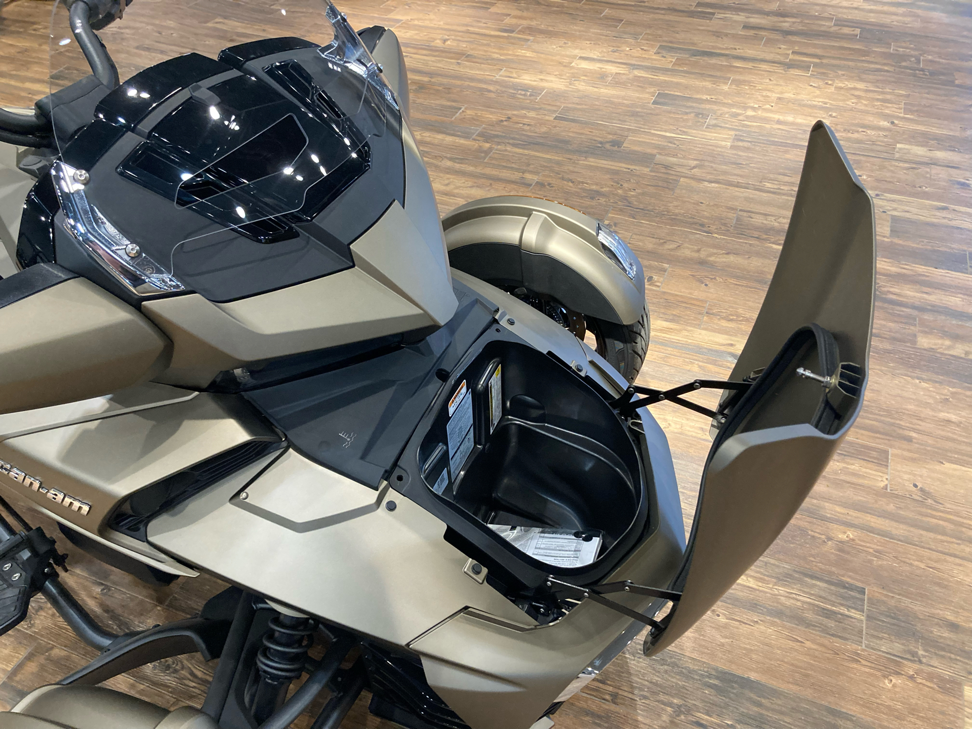 2021 Can-Am Spyder F3 Limited in Mineral Wells, West Virginia - Photo 12