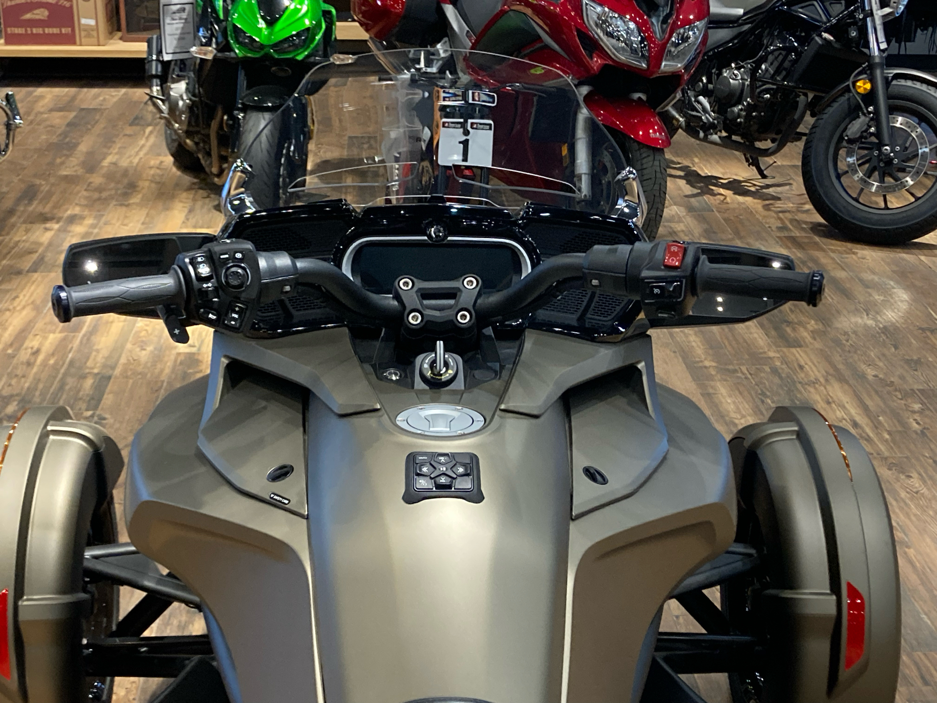 2021 Can-Am Spyder F3 Limited in Mineral Wells, West Virginia - Photo 13