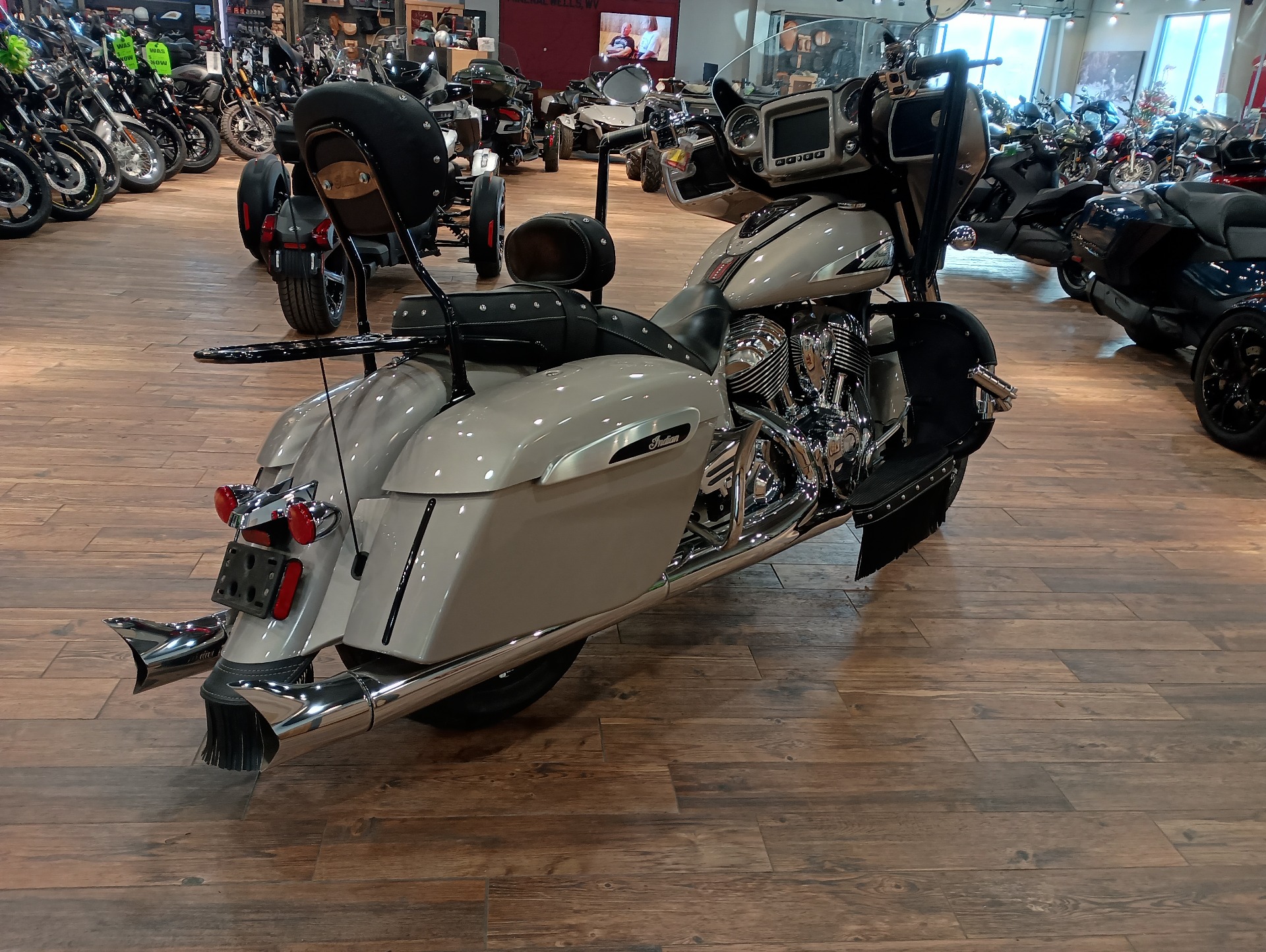 2022 Indian Motorcycle Chieftain® Limited in Mineral Wells, West Virginia - Photo 5