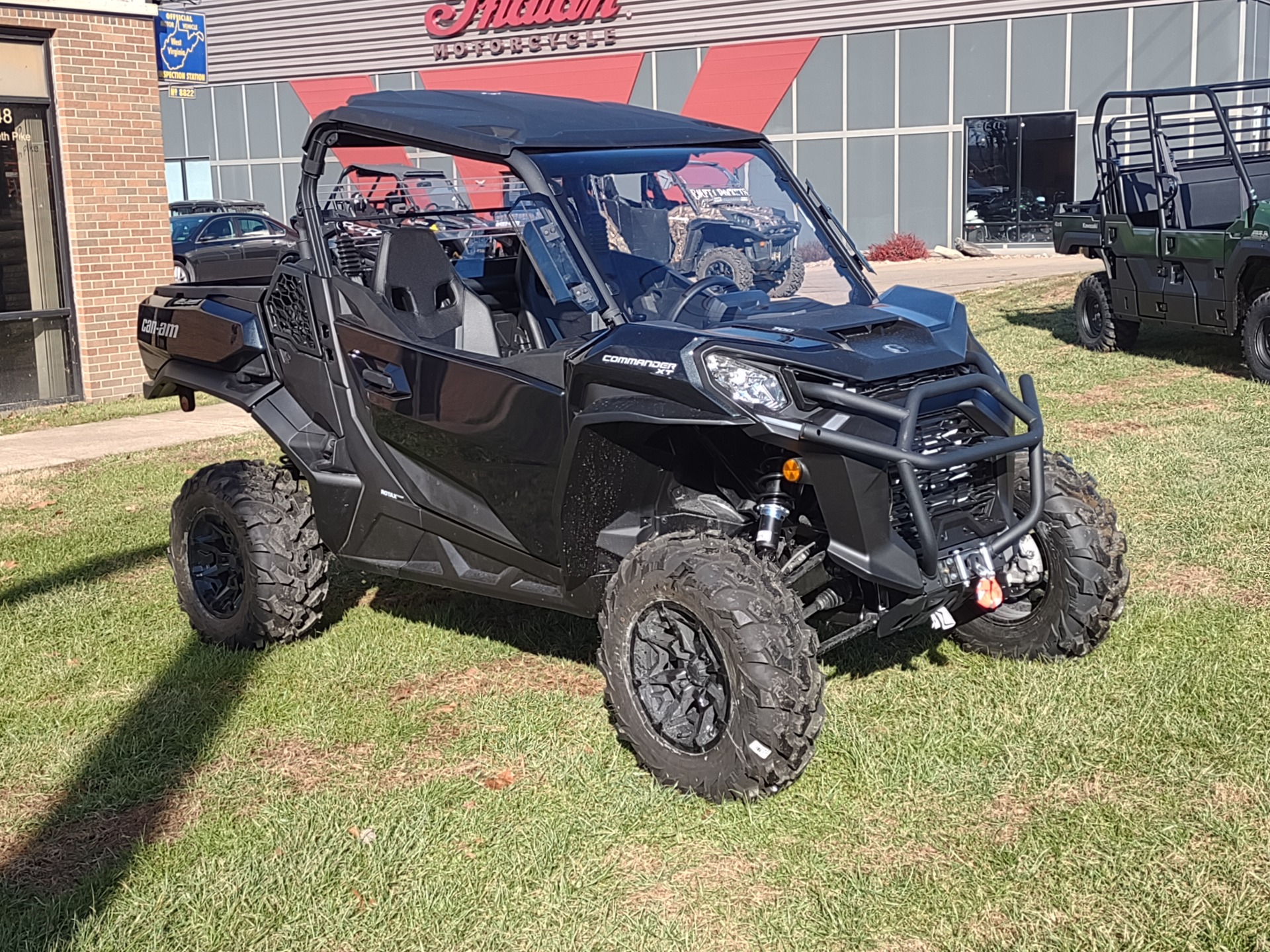 2023 Can-Am Commander XT 700 in Mineral Wells, West Virginia - Photo 1