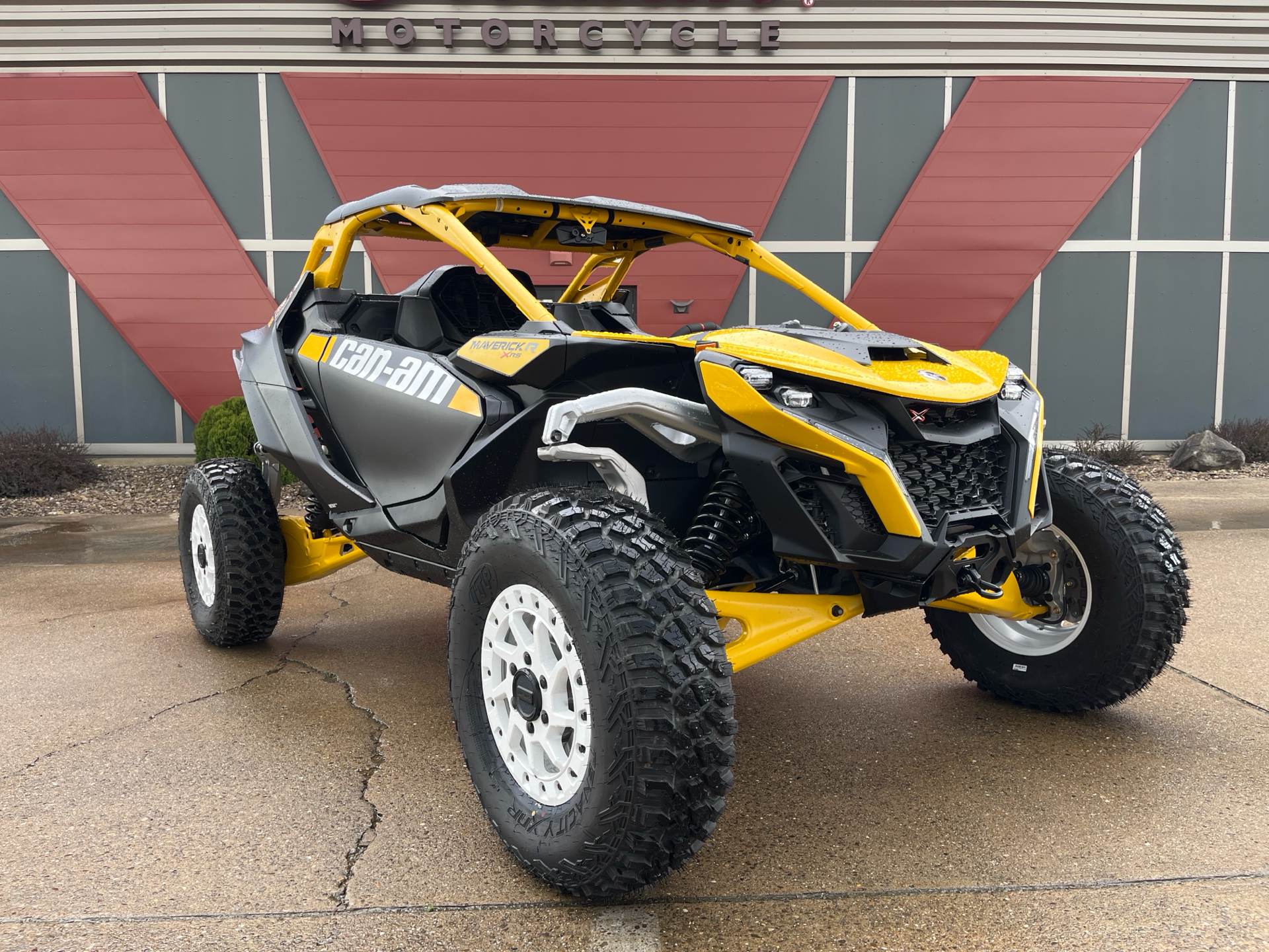 2024 Can-Am Maverick R X RS 999T DCT in Mineral Wells, West Virginia - Photo 1