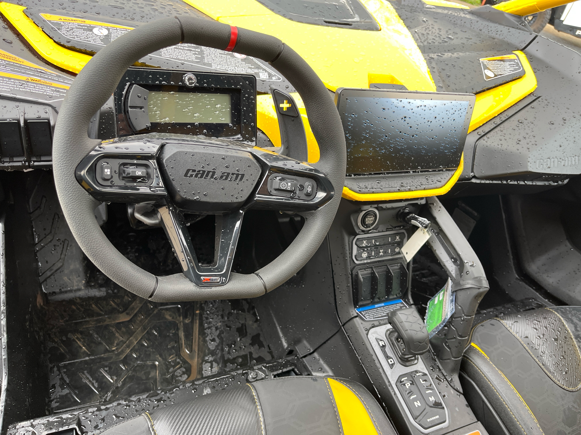 2024 Can-Am Maverick R X RS 999T DCT in Mineral Wells, West Virginia - Photo 11