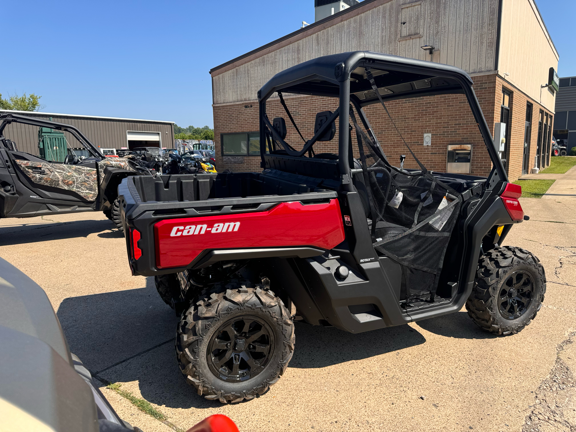 2024 Can-Am Defender XT HD9 in Mineral Wells, West Virginia - Photo 2