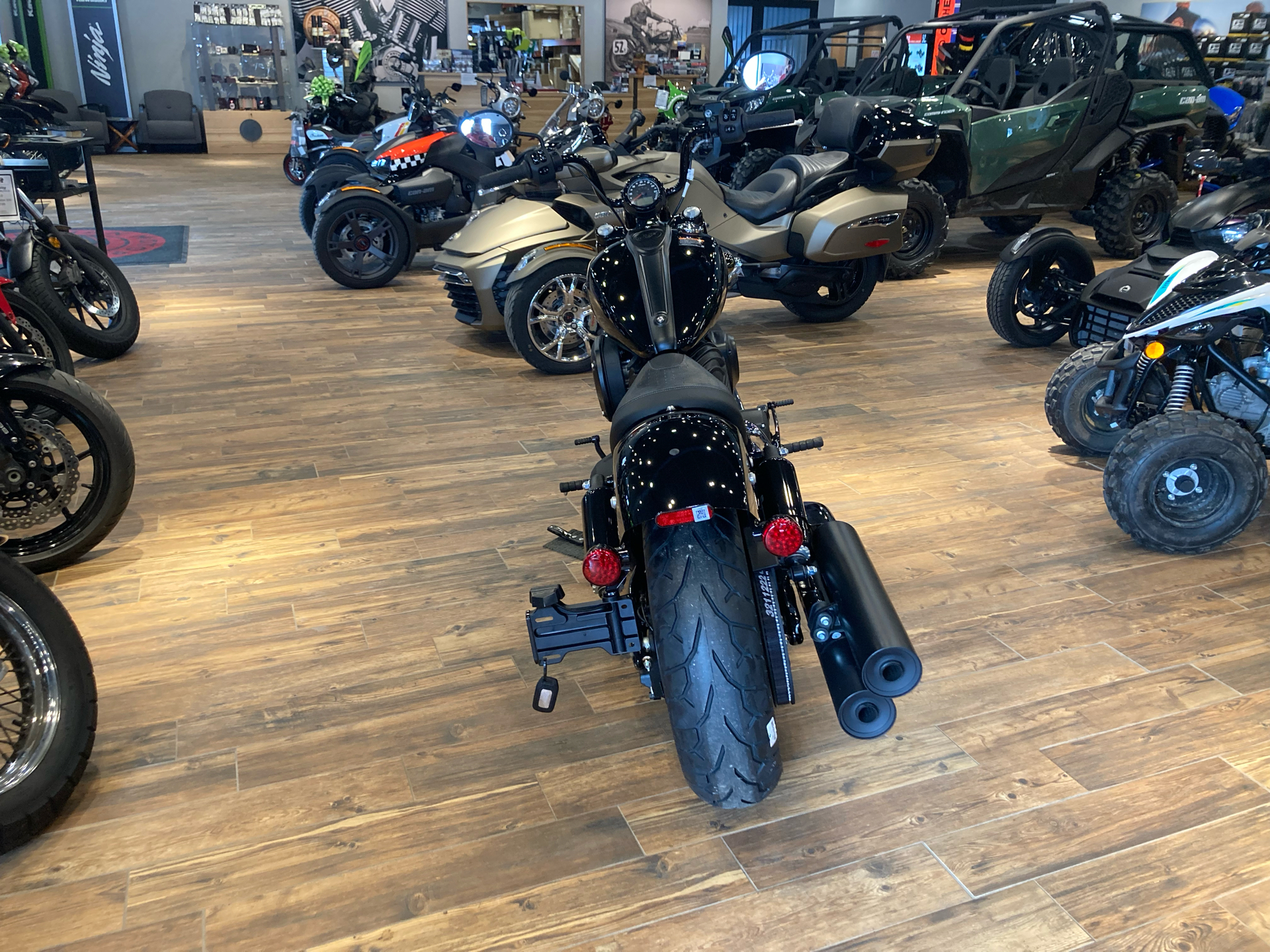 2022 Indian Chief Bobber in Mineral Wells, West Virginia - Photo 4