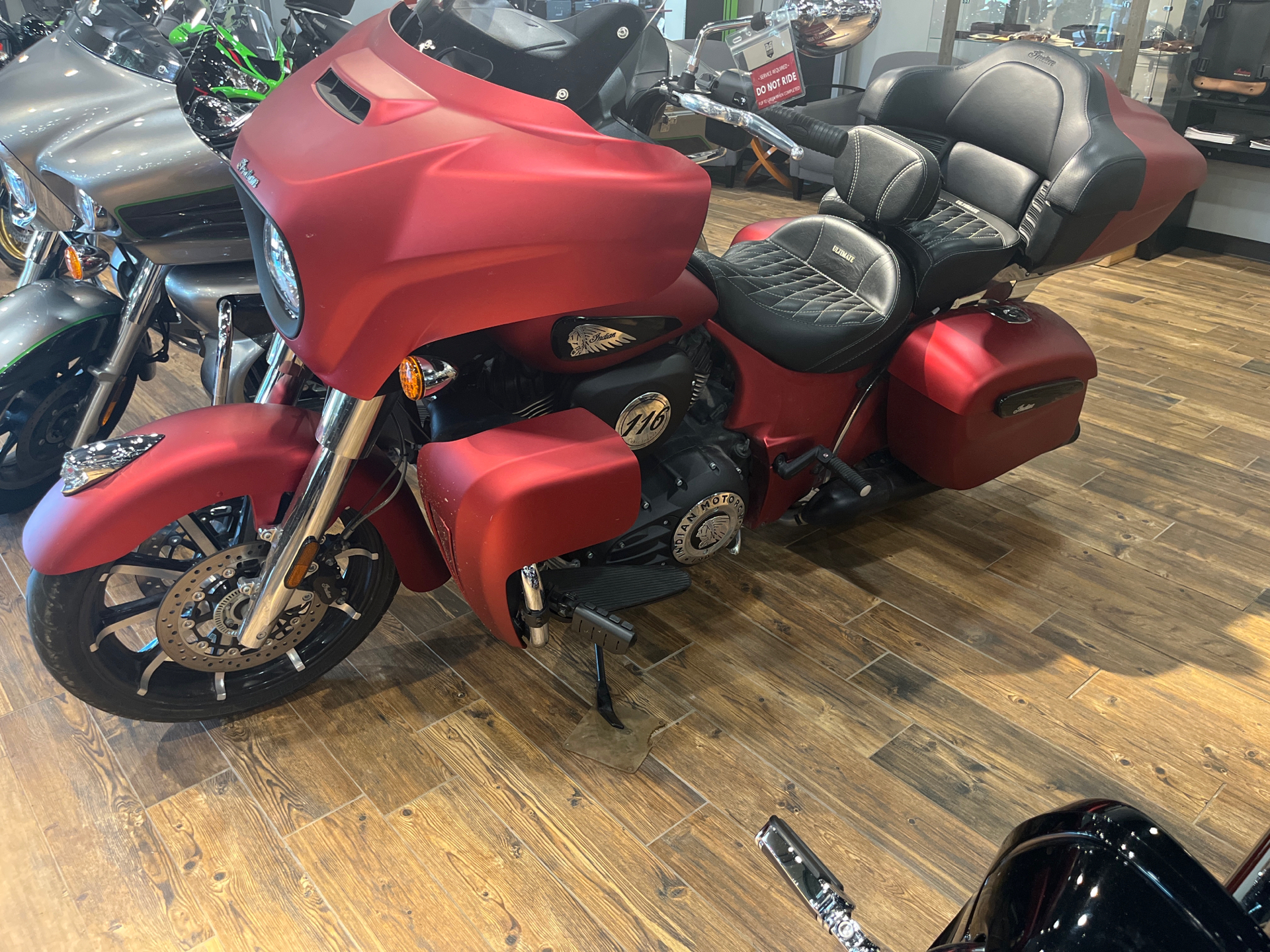 2020 Indian Motorcycle Roadmaster® Dark Horse® in Mineral Wells, West Virginia - Photo 2