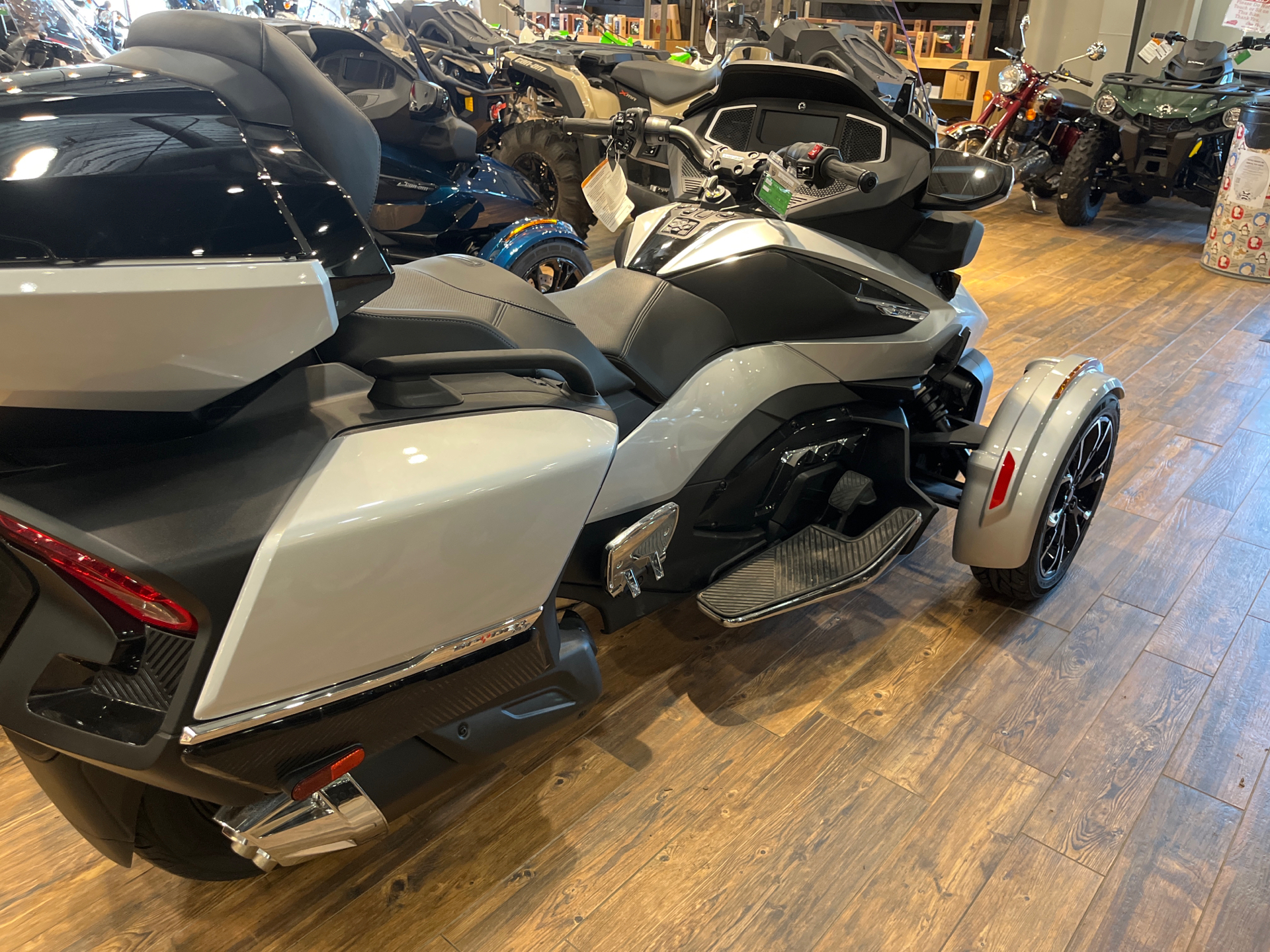 2022 Can-Am Spyder RT Limited in Mineral Wells, West Virginia - Photo 6