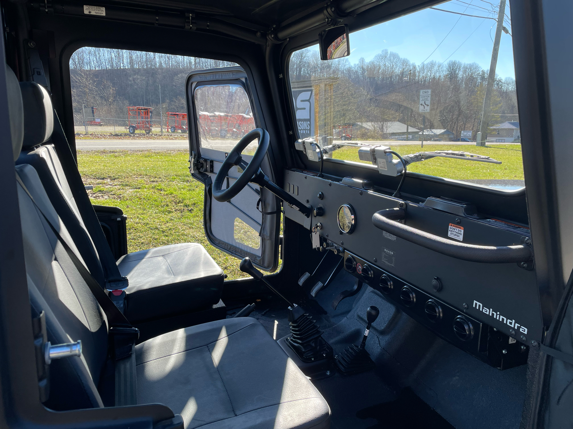 2022 Mahindra Roxor All-Weather Model in Mineral Wells, West Virginia - Photo 9