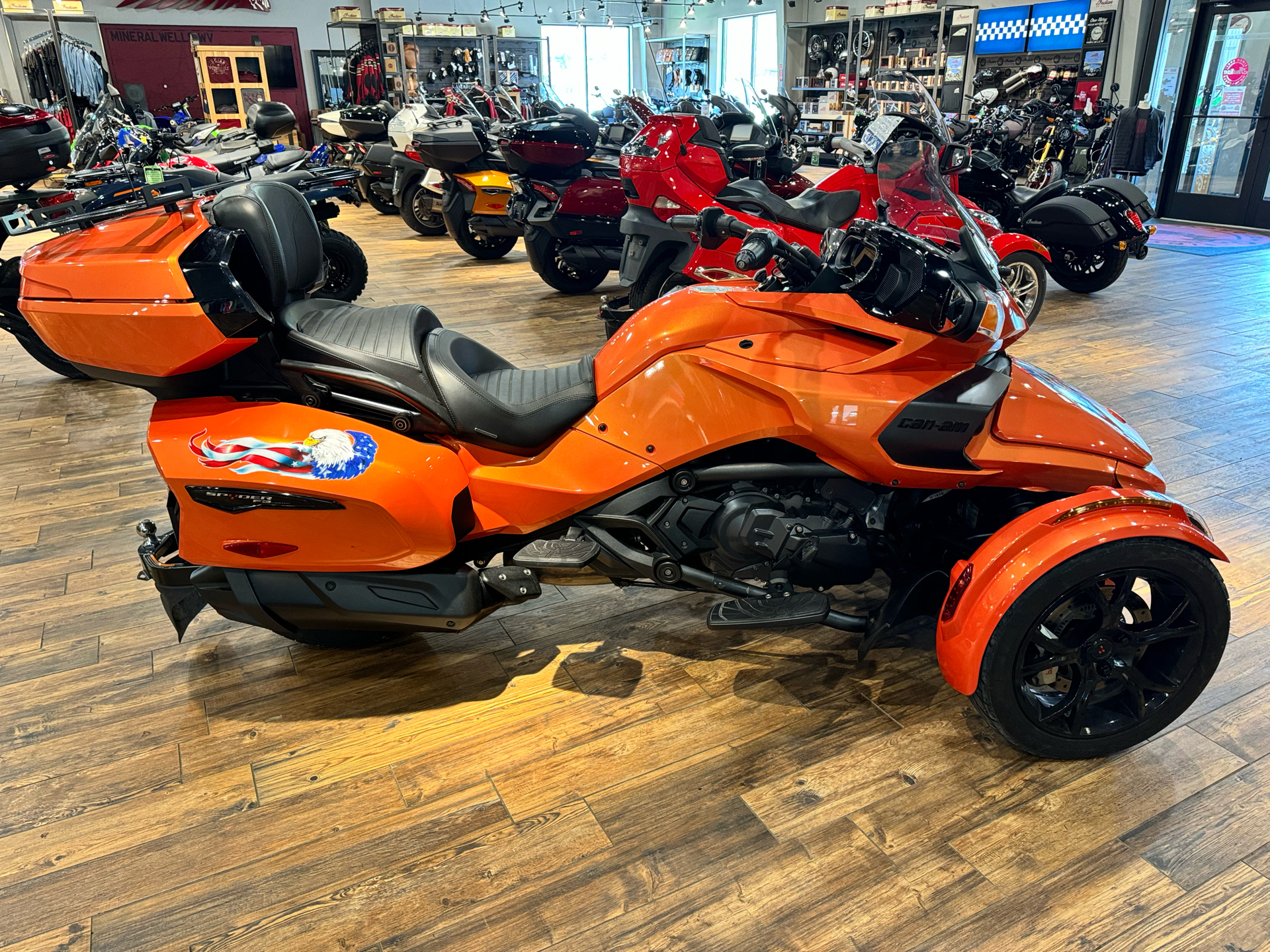 2019 Can-Am Spyder F3 Limited in Mineral Wells, West Virginia - Photo 2