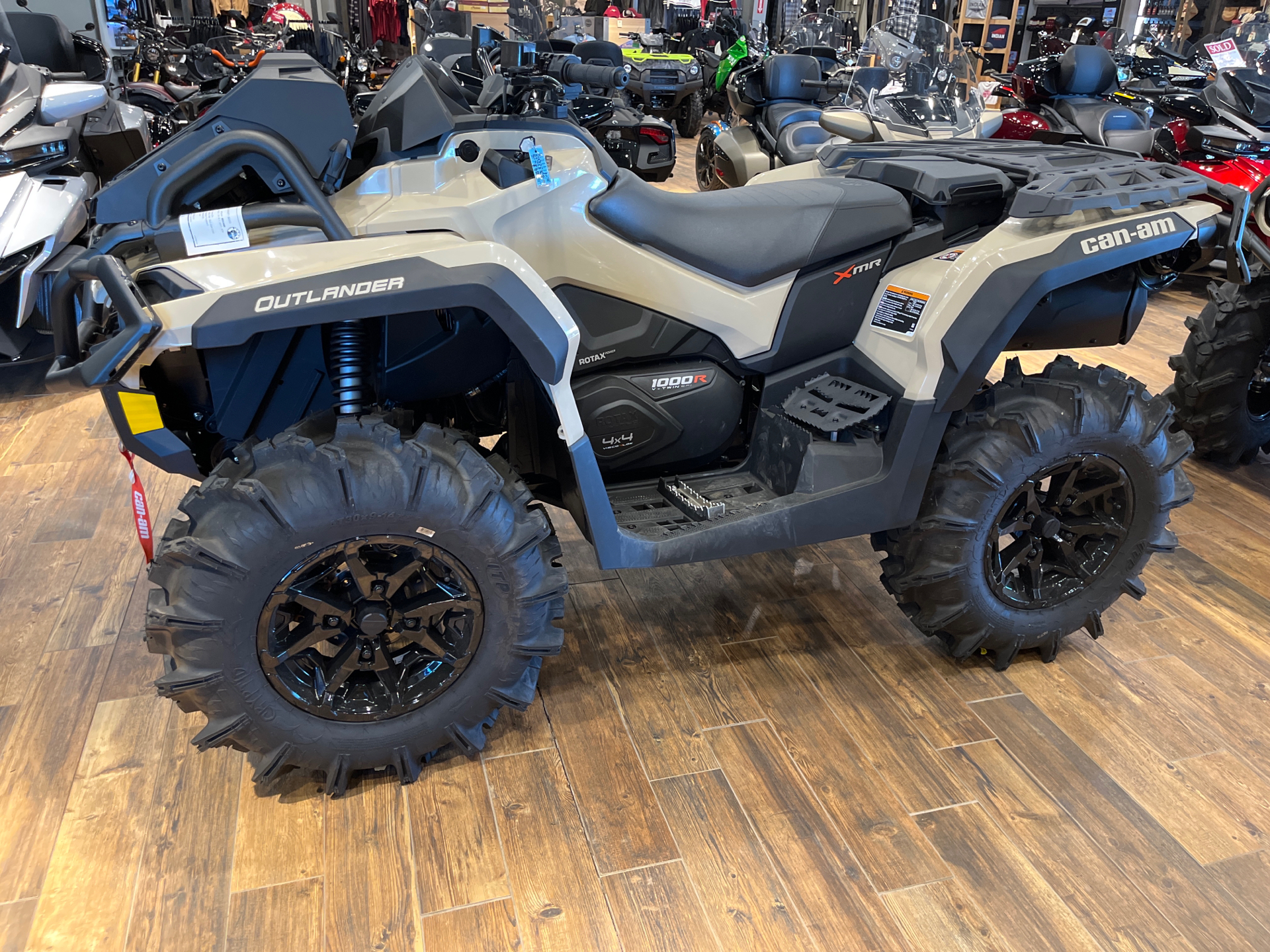2022 Can-Am Outlander X MR 1000R in Mineral Wells, West Virginia - Photo 1