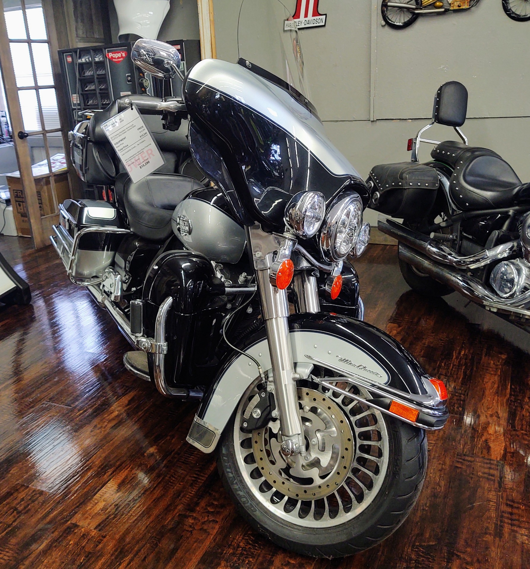 2013 Harley-Davidson Ultra Classic® Electra Glide® in Pensacola, Florida - Photo 3