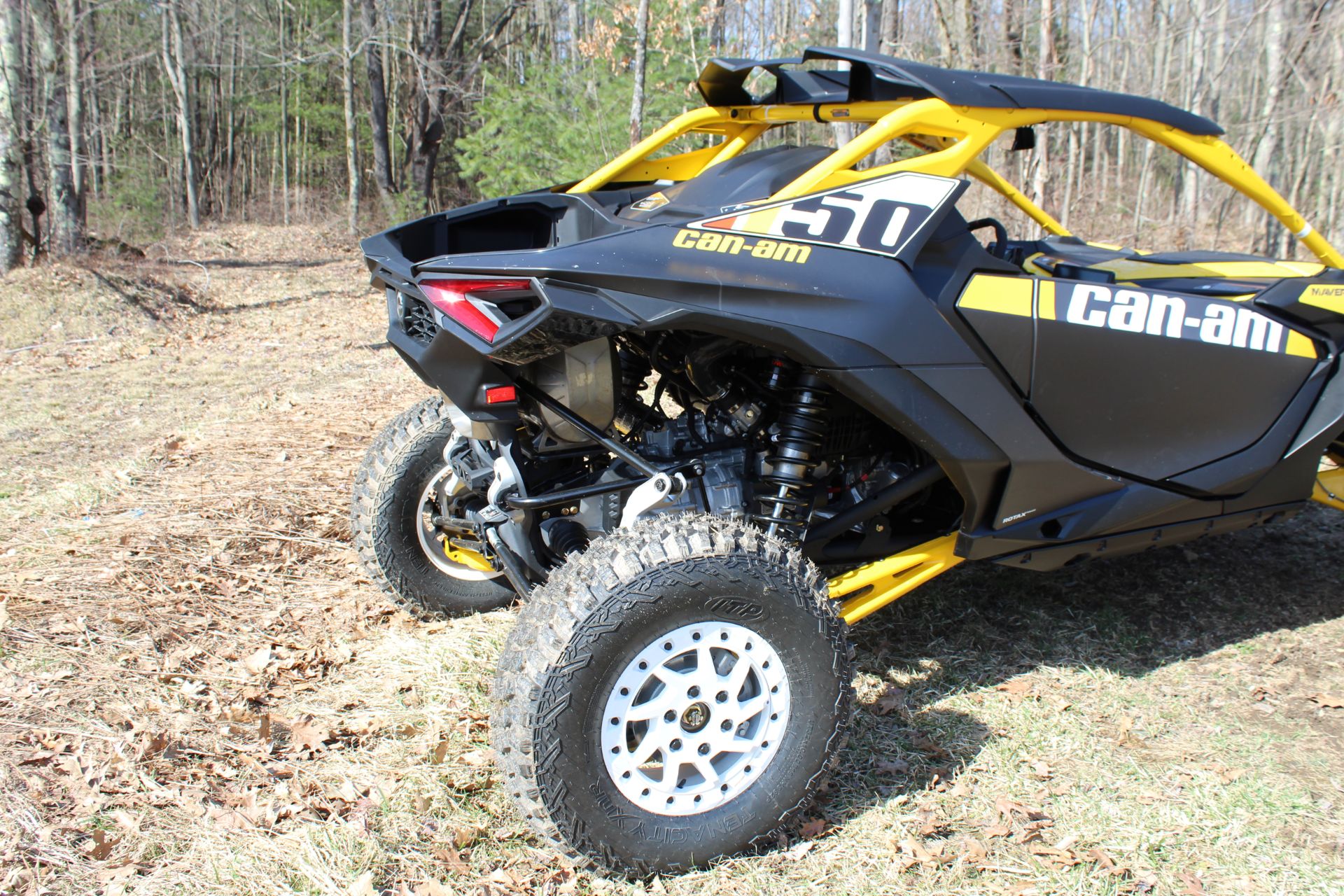 2024 Can-Am Maverick R X RS with Smart-Shox 999T DCT in Rockton, Pennsylvania - Photo 9