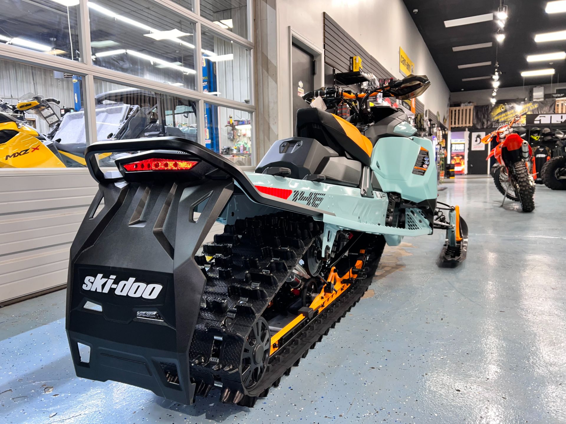 2024 Ski-Doo Backcountry X-RS 146 850 E-TEC ES Ice Cobra 1.6 w/ 10.25 in. Touchscreen in Rockton, Pennsylvania - Photo 5