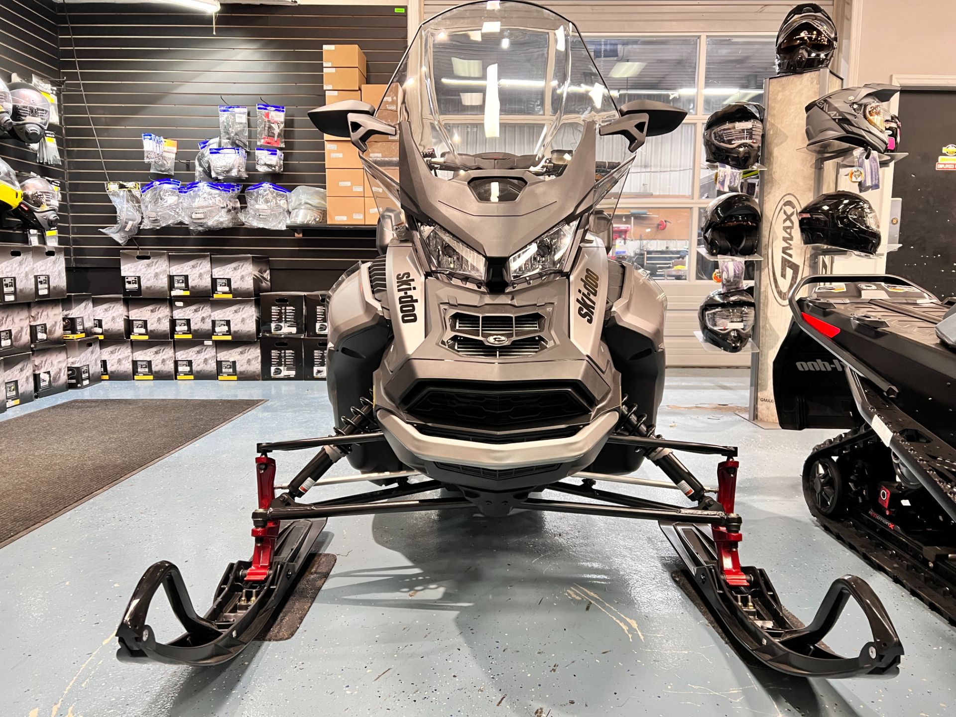 2023 Ski-Doo Grand Touring Limited 900 ACE Turbo R ES Silent Ice Track II 1.25 w/ 7.8 in. LCD Display in Rockton, Pennsylvania - Photo 14