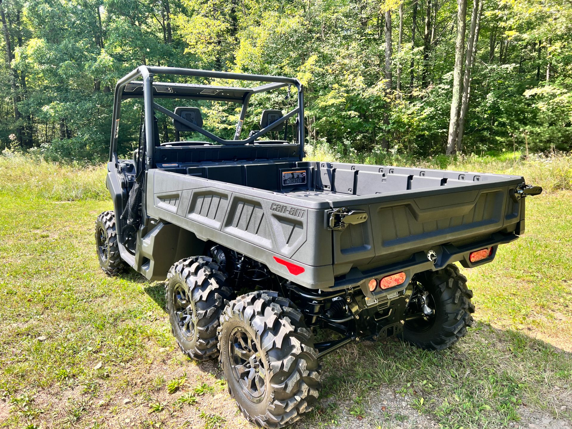 2023 Can-Am Defender 6x6 DPS HD10 in Rockton, Pennsylvania - Photo 10