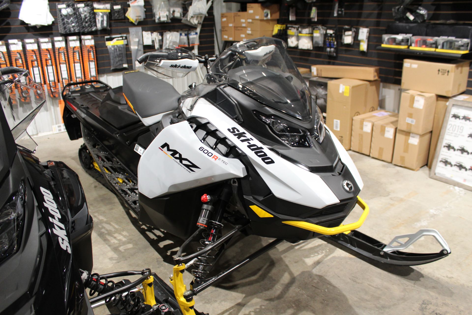 2024 Ski-Doo MXZ Adrenaline with Blizzard Package 137 600R E-TEC ES Ice Ripper XT 1.25 in Rockton, Pennsylvania - Photo 7