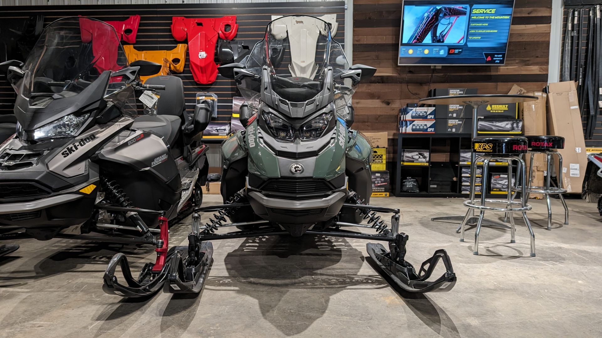 2024 Ski-Doo Grand Touring LE with Luxury Package 900 ACE Silent Ice Track II 1.25 in Rockton, Pennsylvania - Photo 6