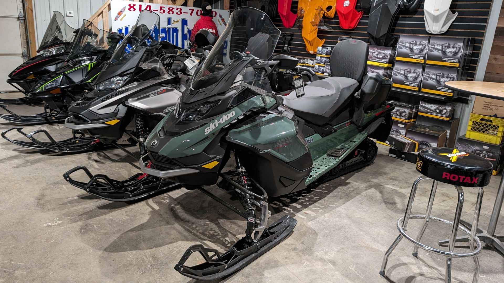 2024 Ski-Doo Grand Touring LE with Luxury Package 900 ACE Silent Ice Track II 1.25 in Rockton, Pennsylvania - Photo 1